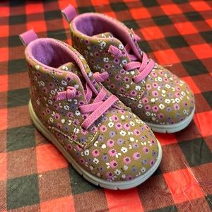 Carter’s size 4 girls boots